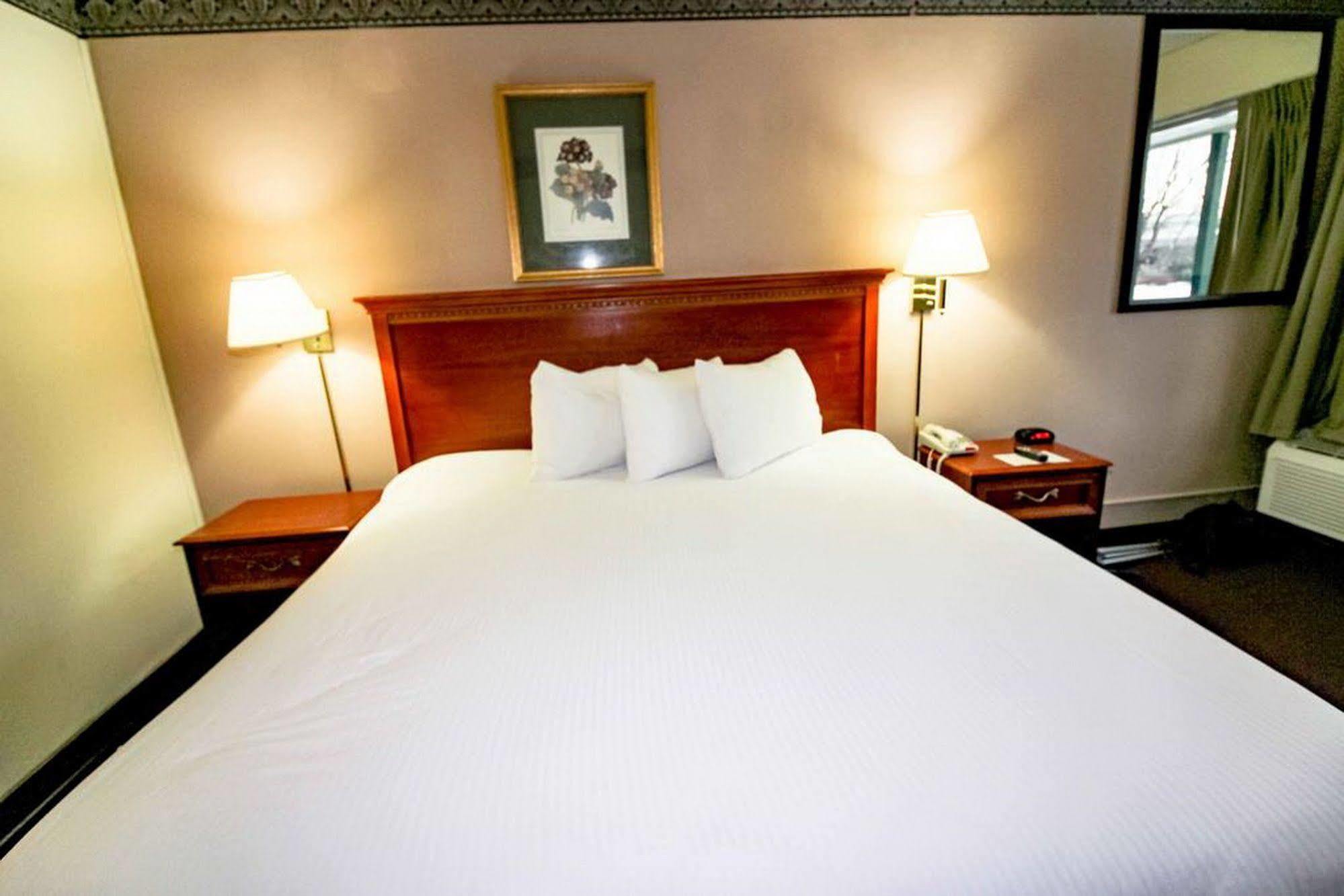 Newburgh Inn Eksteriør bilde